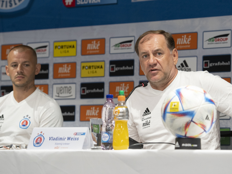 Tréner tímu ŠK Slovan Vladimír Weiss a kapitán Vladimír Weiss ml.