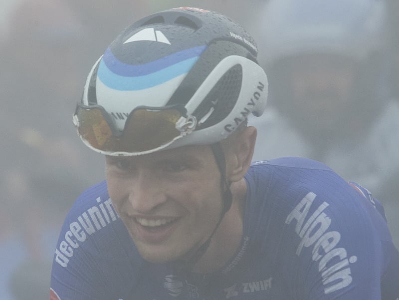 Austrálsky cyklista Jay Vine sa stal víťazom štvrtkovej 6. etapy pretekov Vuelta a Espaňa