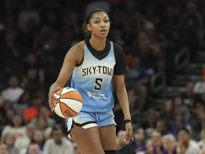 Basketbalistka Chicaga Sky Angel Reeseová nečakane mení dres