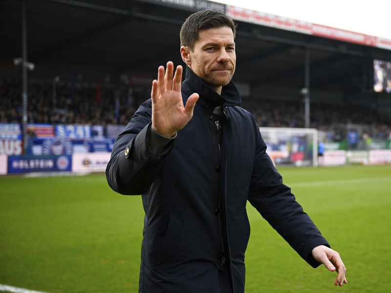 Tréner Leverkusenu Xabi Alonso