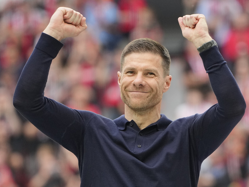 Xabi Alonso, tréner futbalistov Bayeru Leverkusen
