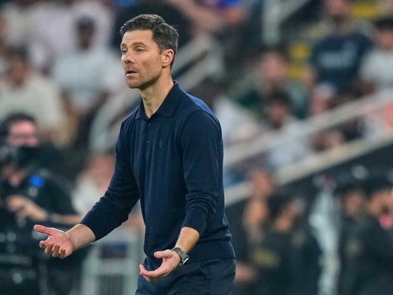 Futbalový tréner Xabi Alonso vo finále Španielskeho Superpohára na lavičke Realu Madrid
