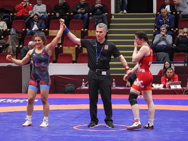  Slovenská zápasníčka Zsuzsanna Molnárová získala na majstrovstvách Európy do 23 rokov v Bukurešti striebornú medailu 
