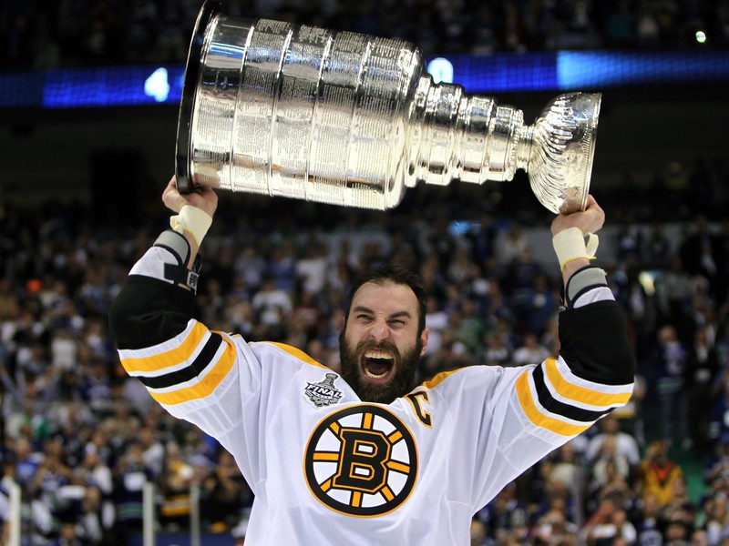 Zdeno Chára so Stanley Cupom