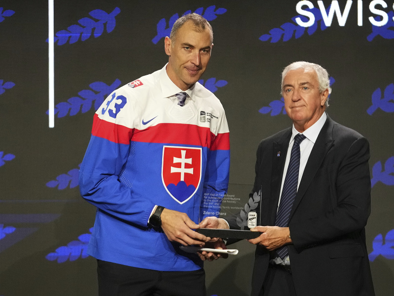 Bývalý slovenský hokejový obranca Zdeno Chára počas uvedenia do Siene slávy IIHF