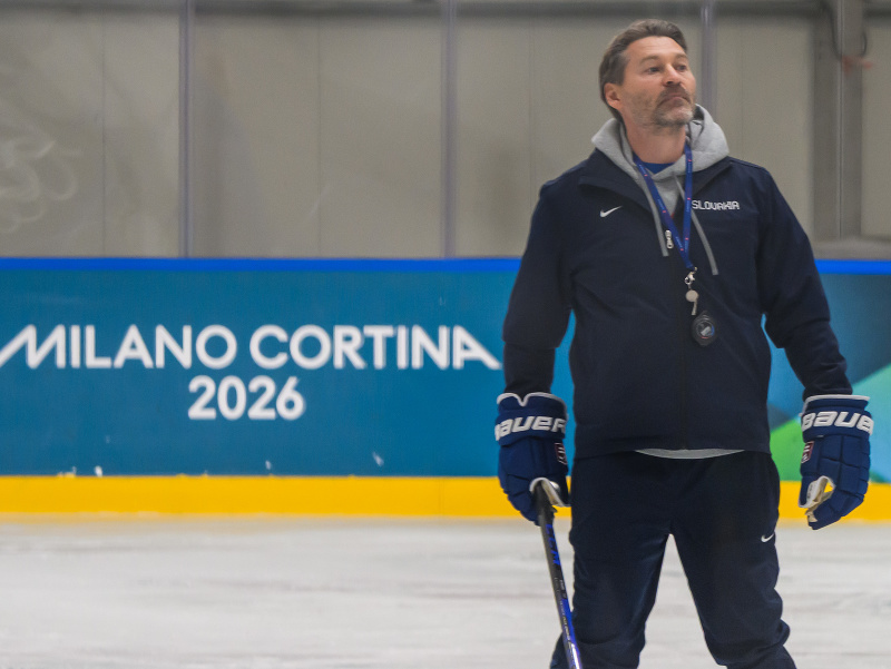 Vladimír Orzságh počas tréningu slovenskej hokejovej reprezentácie na zimných olympijských hrách v Miláne 