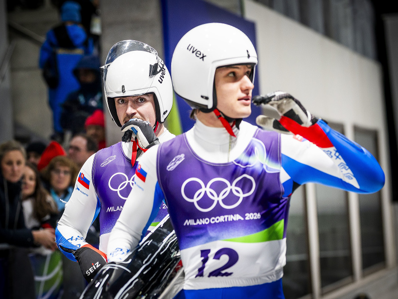 Na snímke slovenskí reprezentanti v sánkovaní Christián Bosman (vľavo) a Bruno Mick