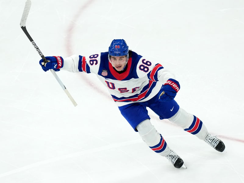 Jack Hughes oslavuje zlatý gól vo finále ZOH 2026