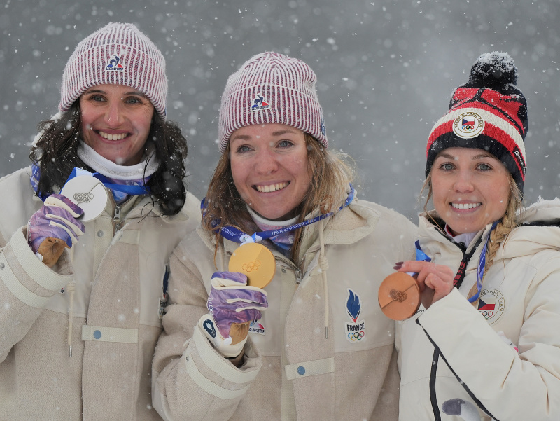 Julia Simonová, Océane Michelonová a Tereza Voborníková
