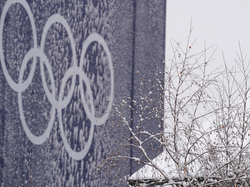 Olympijské kruhy na ZOH v Miláne a Cortine d'Ampezzo