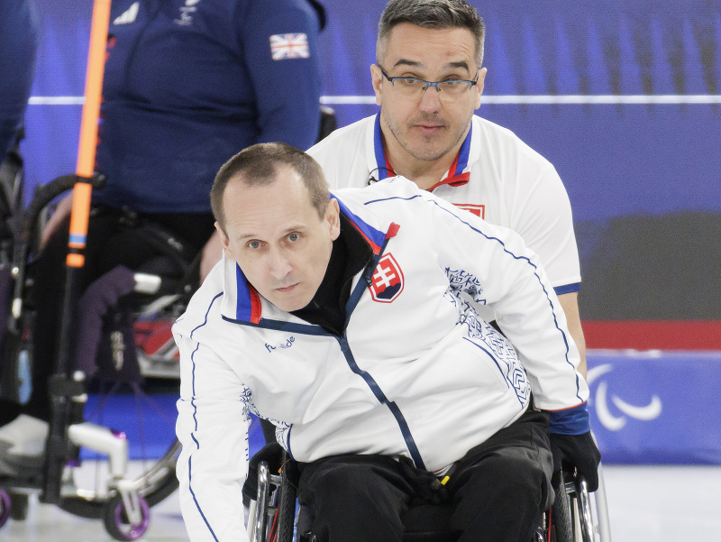 Na snímke slovenskí reprezentanti v curlingu