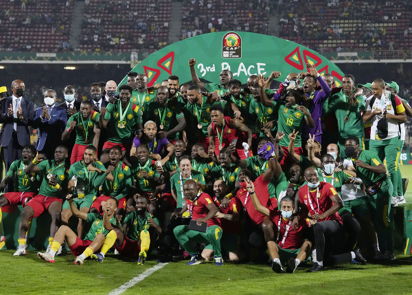 Futbalisti Kamerunu s trofejou