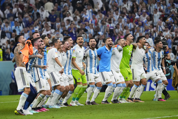 Futbalisti Argentíny oslavujú víťazstvo