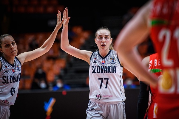 Slovenské basketbalistky Nikola Dudášová