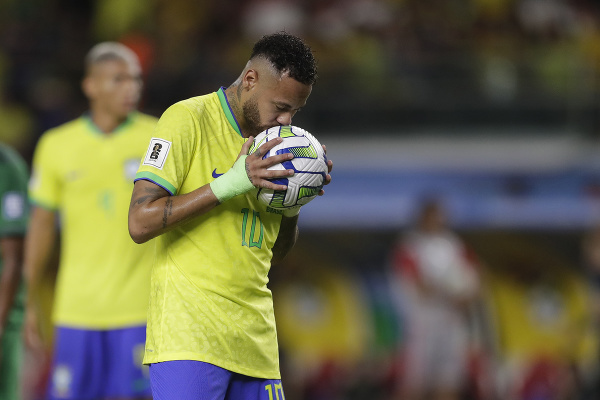 Neymar s loptou