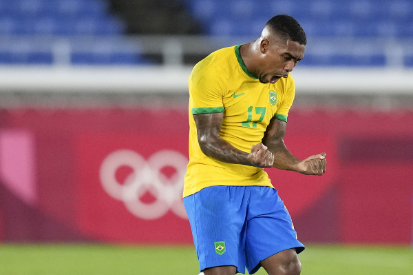 Brazílčan Malcom oslavuje víťazný