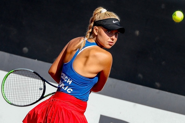 Česká tenistka Brenda Fruhvirtová