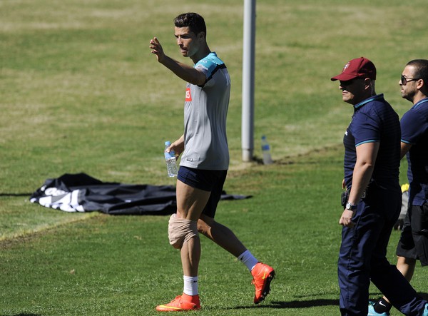 Cristiano Ronaldo opúšta tréning
