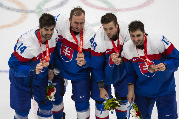Na snímke hokejisti Slovenska