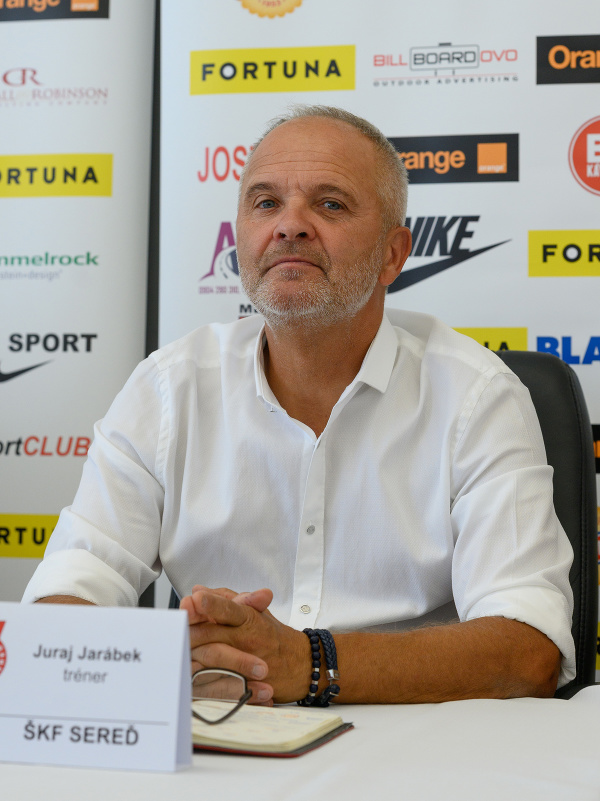 Tréner Juraj Jarábek počas