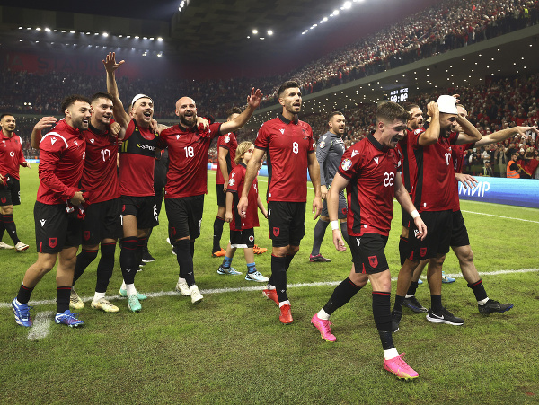 Futbalisti Albánska oslavujú výhru