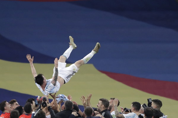 Lionel Messi oslavuje triumf