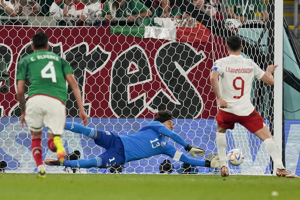 Robert Lewandowski proti Mexiku