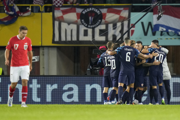 Hráči Chorvátska oslavujú gól