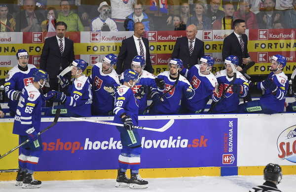 Slovenskí hokejisti sa tešia