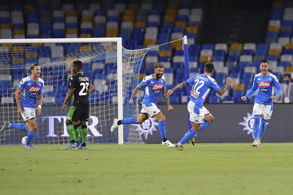 Hráči Neapola oslavujú gól