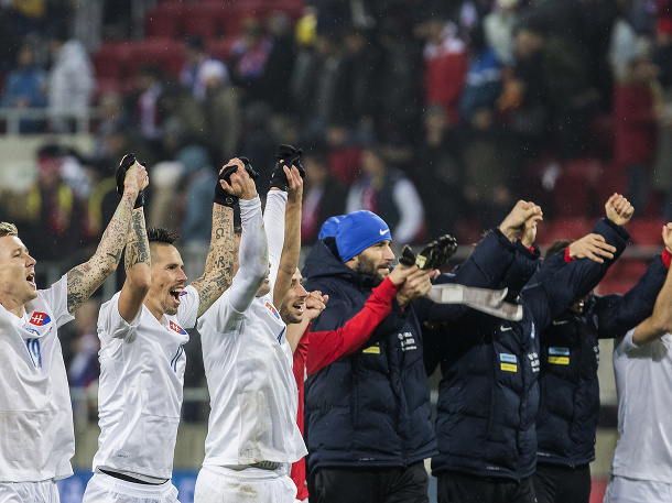 Radosť slovenských hráčov po víťazstve nad Litvou 